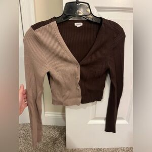 Brown and tan garage sweater 🤎